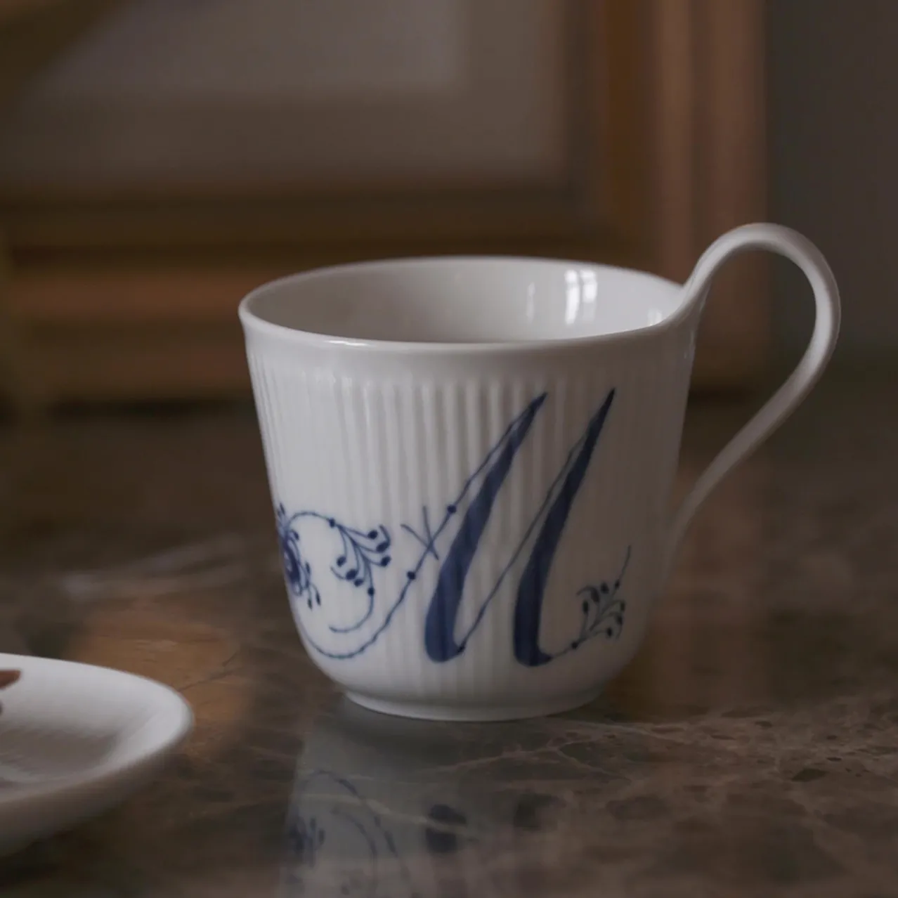 Alphabet Collection High Handle Cup, M, 33 cl