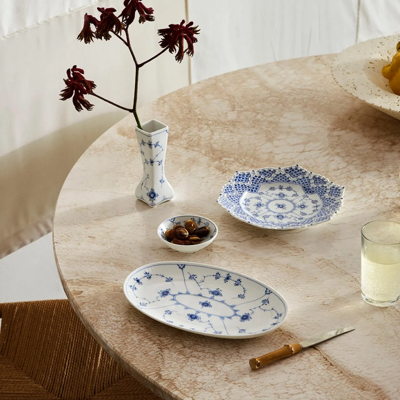 Blue Fluted Full Lace Plate with Double Lace Border, 21 cm