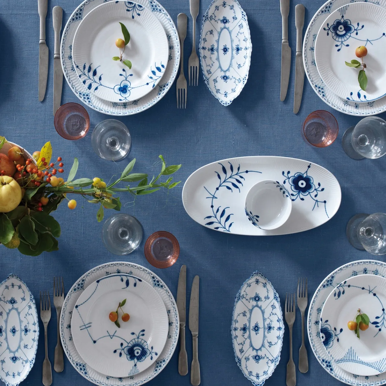 Blue Fluted Half Lace Plate, 27 cm