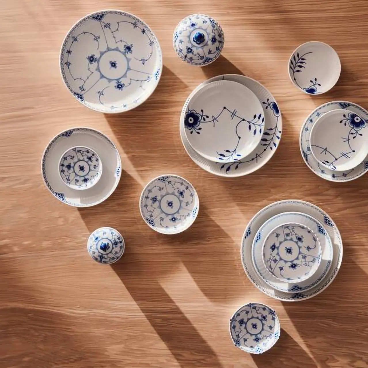 Blue Fluted Half Lace Bowl, 110 cl