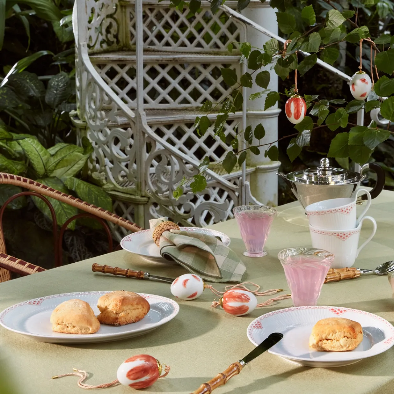 Coral Lace Dish, 28 cm