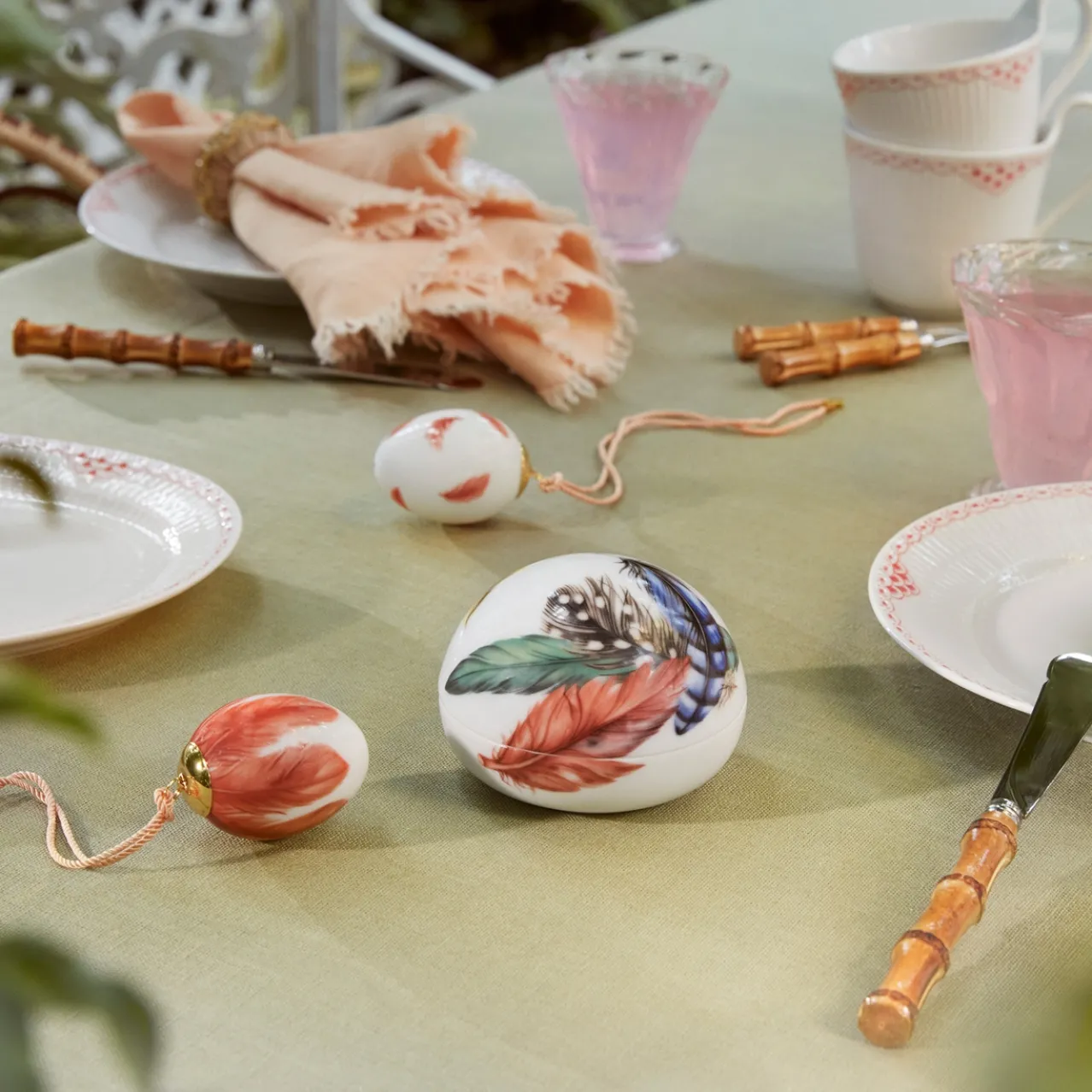 Spring Collection Bonbonniere 2025, Mixed Feathers, 10 cm